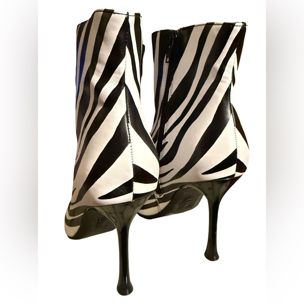 INC International Concepts NWT Stunning Zebra Print Heeled Grunge Boots SH260 - Picture 5 of 10